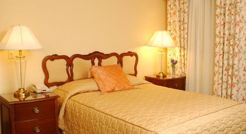 Фото Collegian Hotel & Suites Trademark Collection by Wyndham