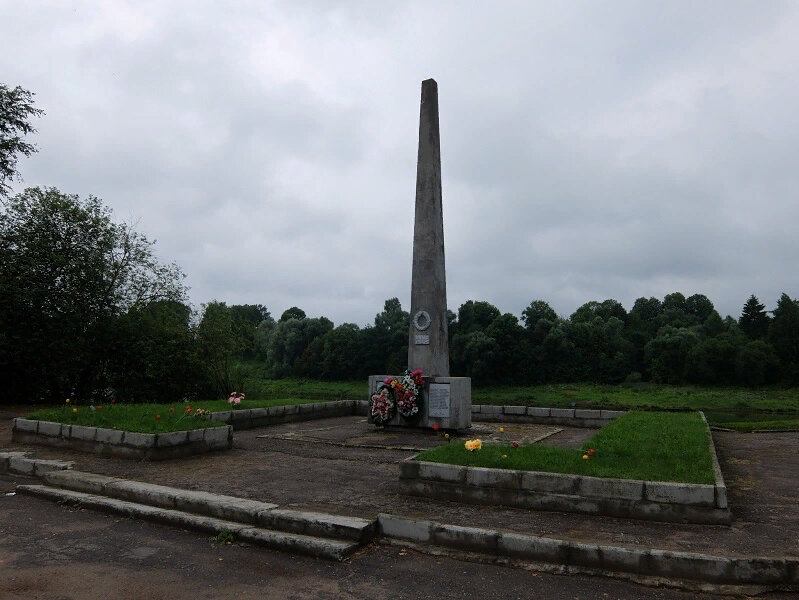 Monumento, memorial Ушедшим на фронт и погибшим работникам мебельной фабрики, , foto