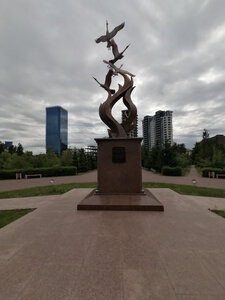 Журавли моей памяти (Красноярск, сквер Победителей), памятник, мемориал в Красноярске