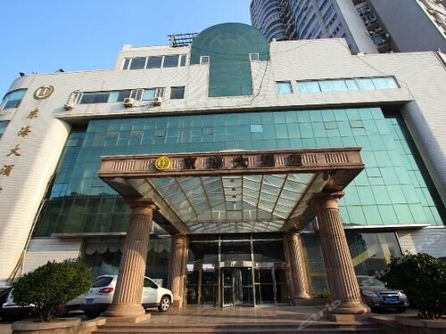Гостиница Qingdao Donghai Hotel в Циндао