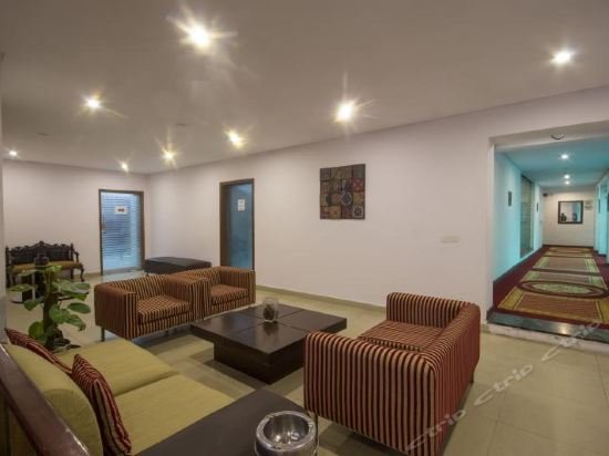 Фото Hotel One - The Mall Lahore