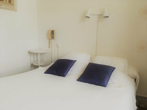 Гостиница Hôtel des Voyageurs в Гурдоне