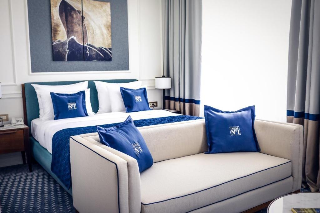 Фото Hotel Centar № 1