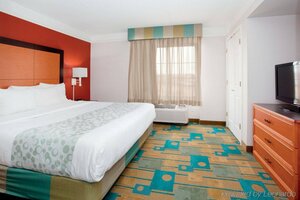 Гостиница La Quinta Inn & Suites by Wyndham Albuquerque West