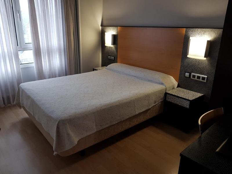 Фото City House Pathos