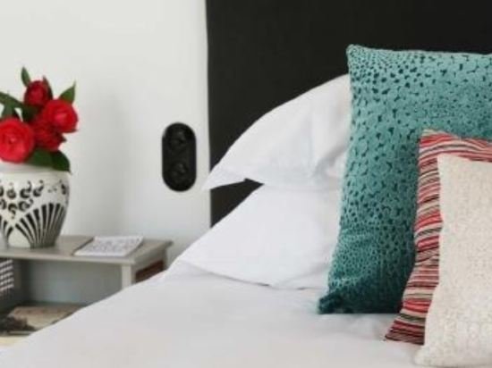 Фото 1872 River House