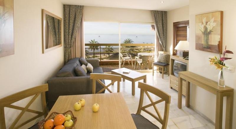 Фото Sunset Beach Club Hotel Apartments