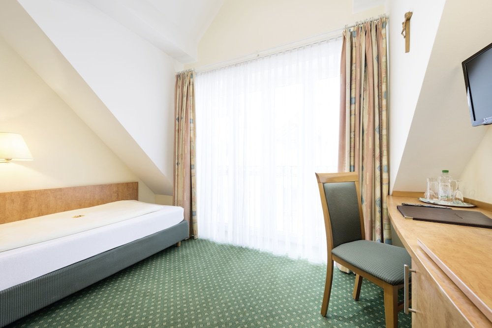 Фото Hotel Am Klostergarten