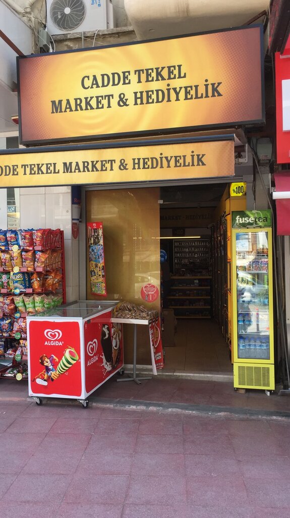 Alkollü içecekler Cadde Tekel Market & Gold Tobacco Shop, Kuşadası, foto