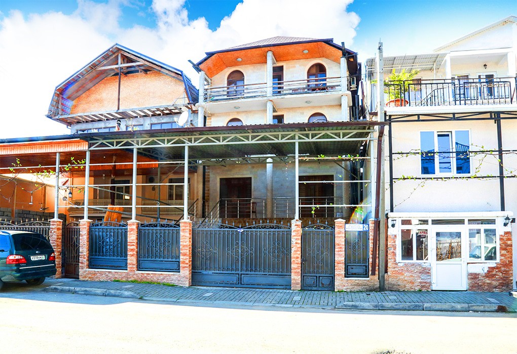 Фото отеля 2