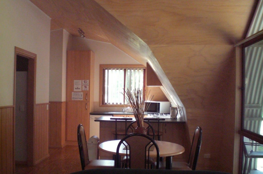 Фото Mallacoota's Shady Gully Caravan Park