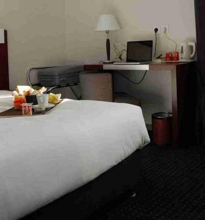 Фото Plessis Parc Hotel