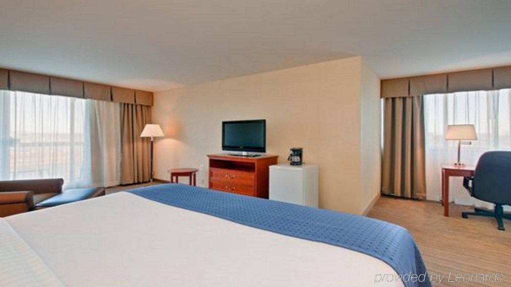 Фото Holiday Inn Kingston Waterfront