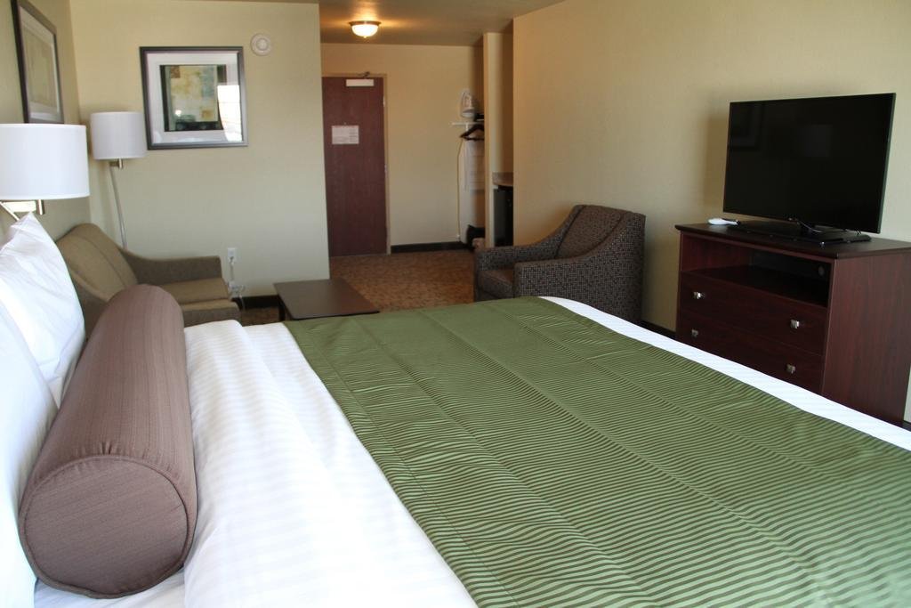 Фото Cobblestone Hotel & Suites – Devils Lake