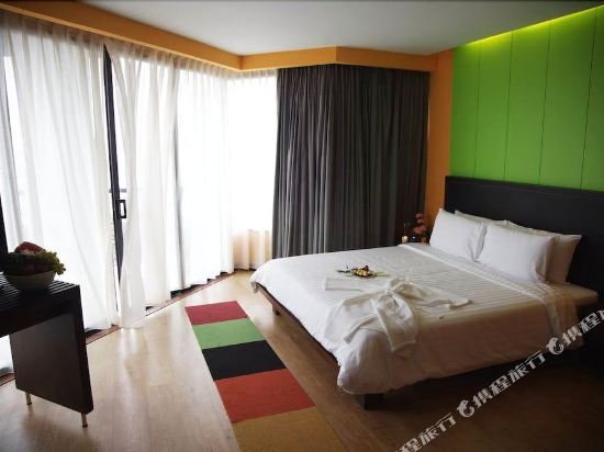 Фото The Sez Hotel