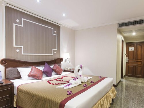 Гостиница Majestic Suites в Бангкоке