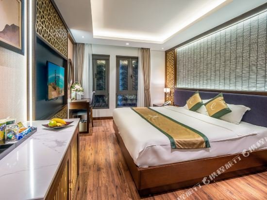Фото Conifer Grand Hotel