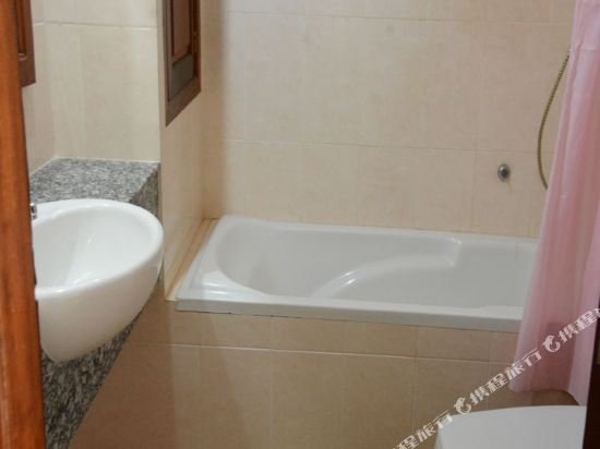 Фото Mom's Guesthouse