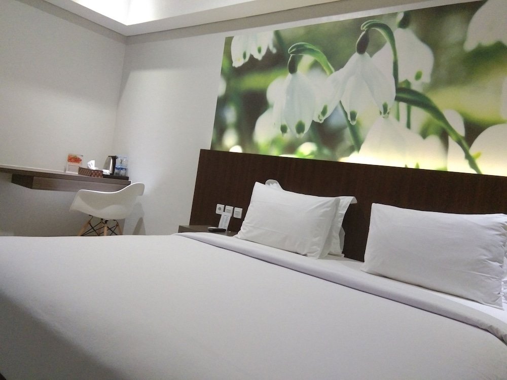 Фото Emerald Hotel