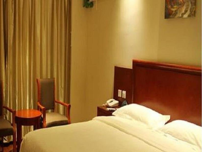 Фото GreenTree Inn HeBei QinHuangDao ChangLi Country MinSheng Road Walking Street Express Hotel