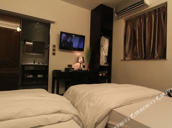 Фото The Ten Hotel