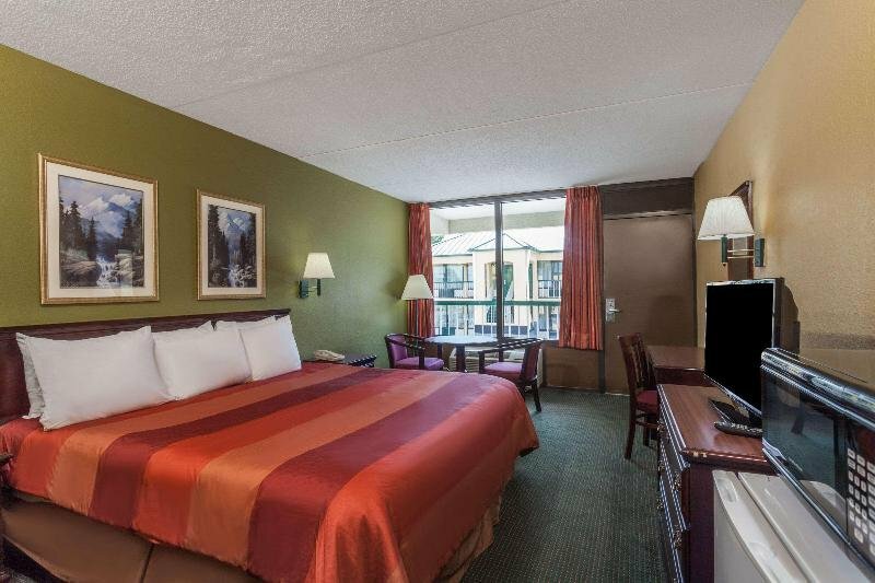 Гостиница Days Inn by Wyndham Nashville Saint Thomas West Hospital в Нашвилле