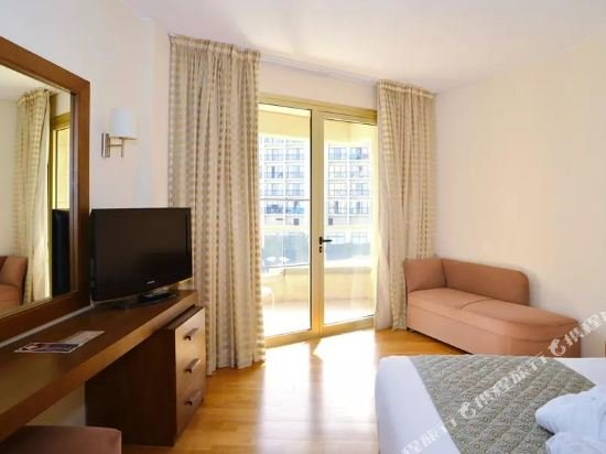 Фото Golden Bay Beach Hotel