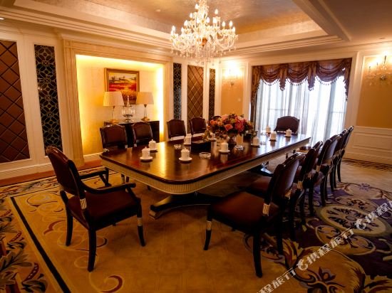 Фото Country Garden Phoenix Hotel Lechang