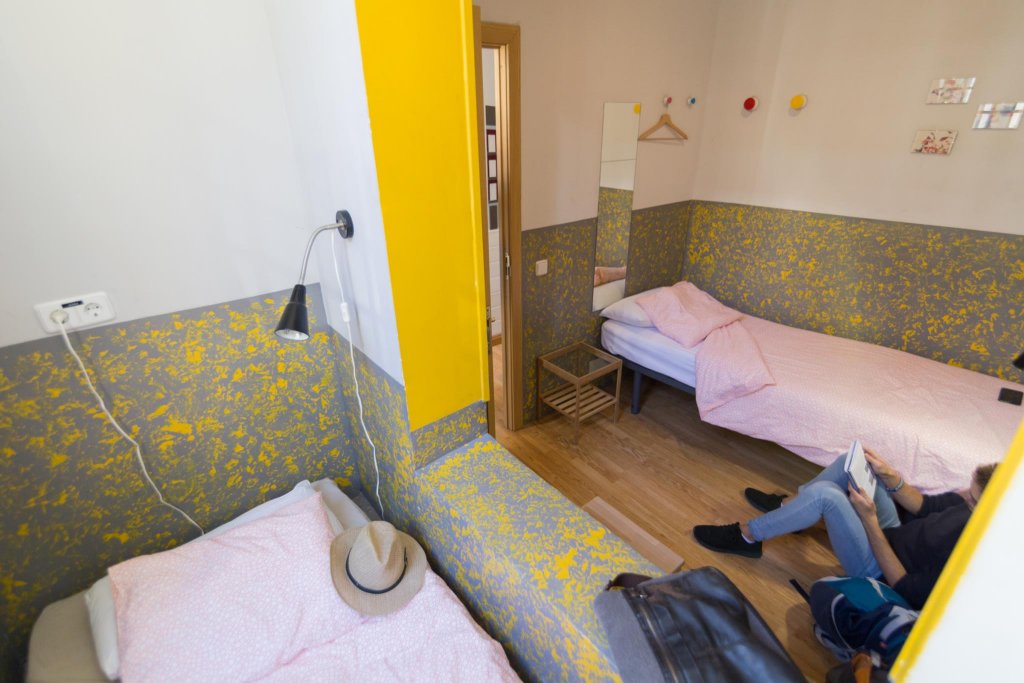 Фото Onefam Sungate Hostel Madrid