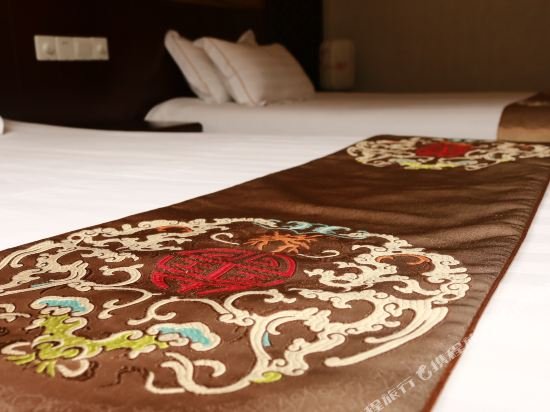 Фото Graceland Garden Court Hotel