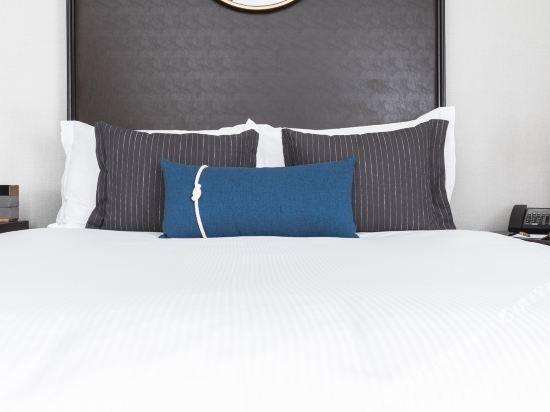 Фото Harbor Court Hotel