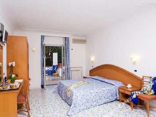 Внешний вид отеля Park Hotel Terme Mediterraneo в Форио, фото 2