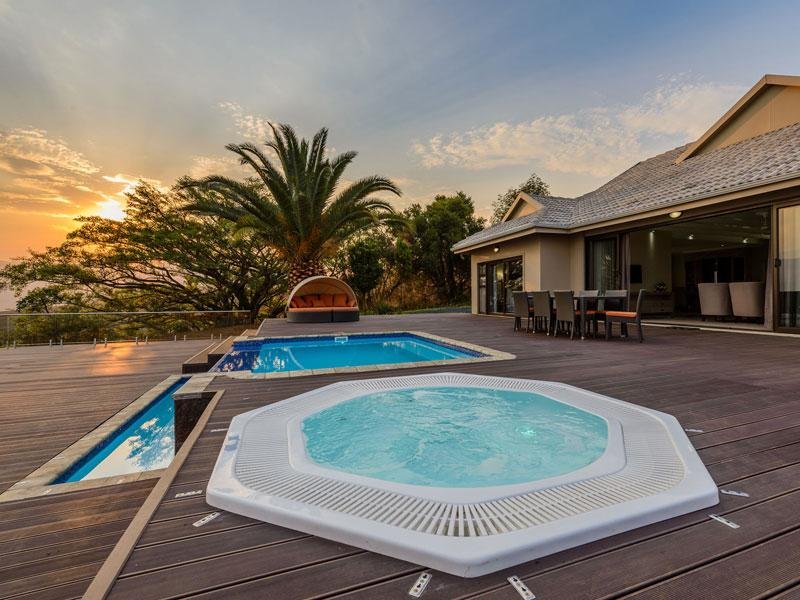 Фото Cayley Mountain Resort