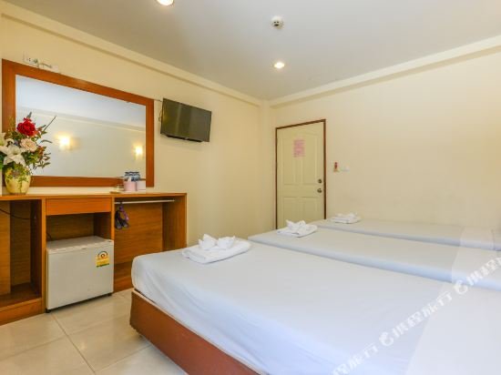 Фото Rambuttri House