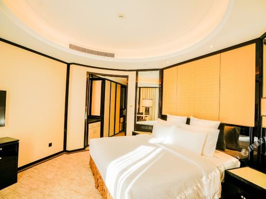 Фото Wyndham Grand Plaza Royale Ningbo