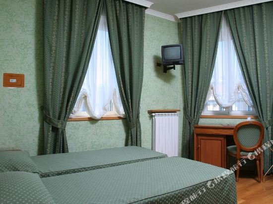 Фото Hotel Fellini