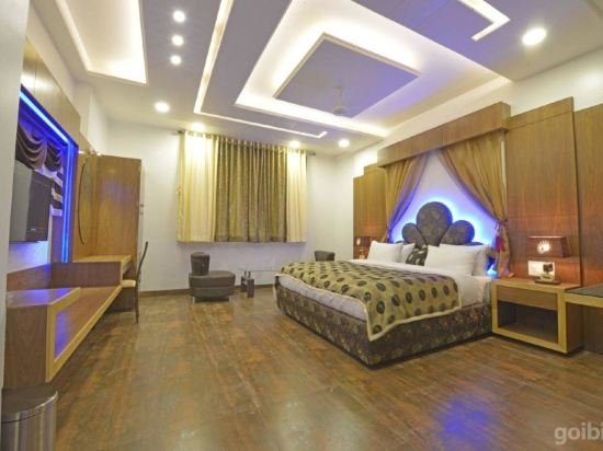 Фото Hotel J P International