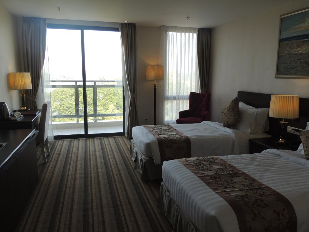 Фото Esperado Lake View Hotel