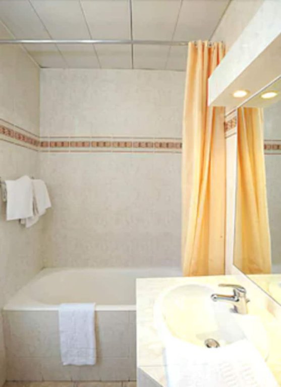 Фото Auriane Porte De Versailles