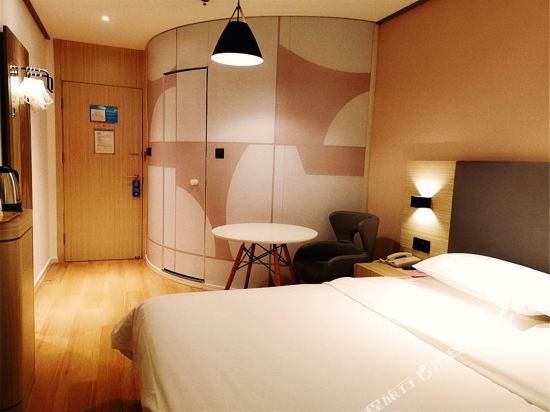 Фото Hanting Hotel Shanghai Bund Jiangxi Zhong Road