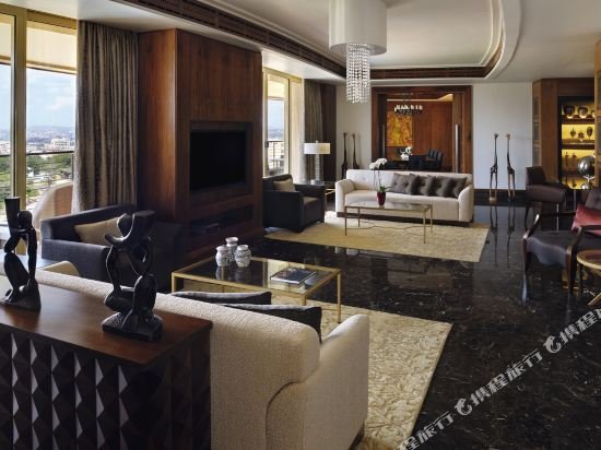 Фото Movenpick Ambassador Hotel