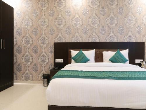 Фото Oyo Townhouse 516 Hotel N Suites