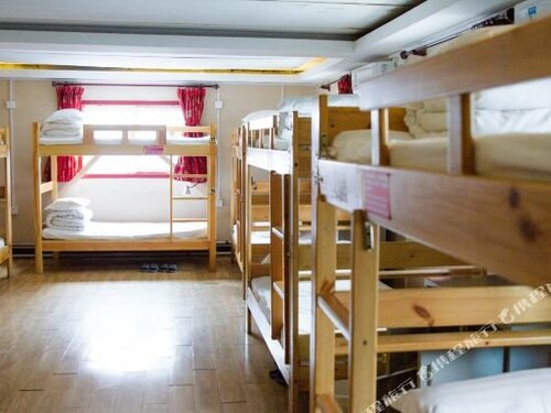 Гостиница Leo Hostel