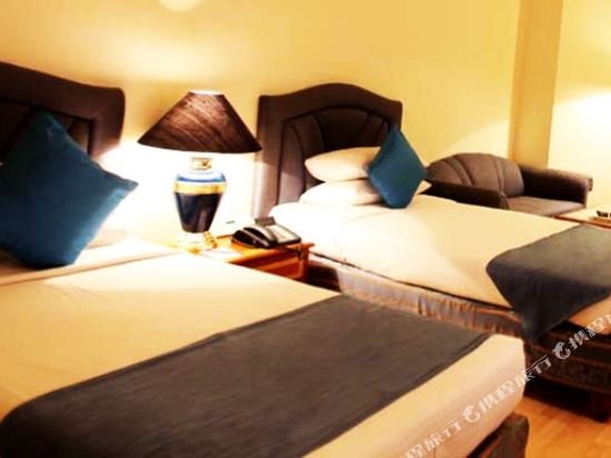 Фото The Capitol Hotel