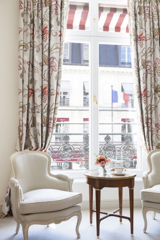 Фото Le Bristol Paris - an Oetker Collection Hotel