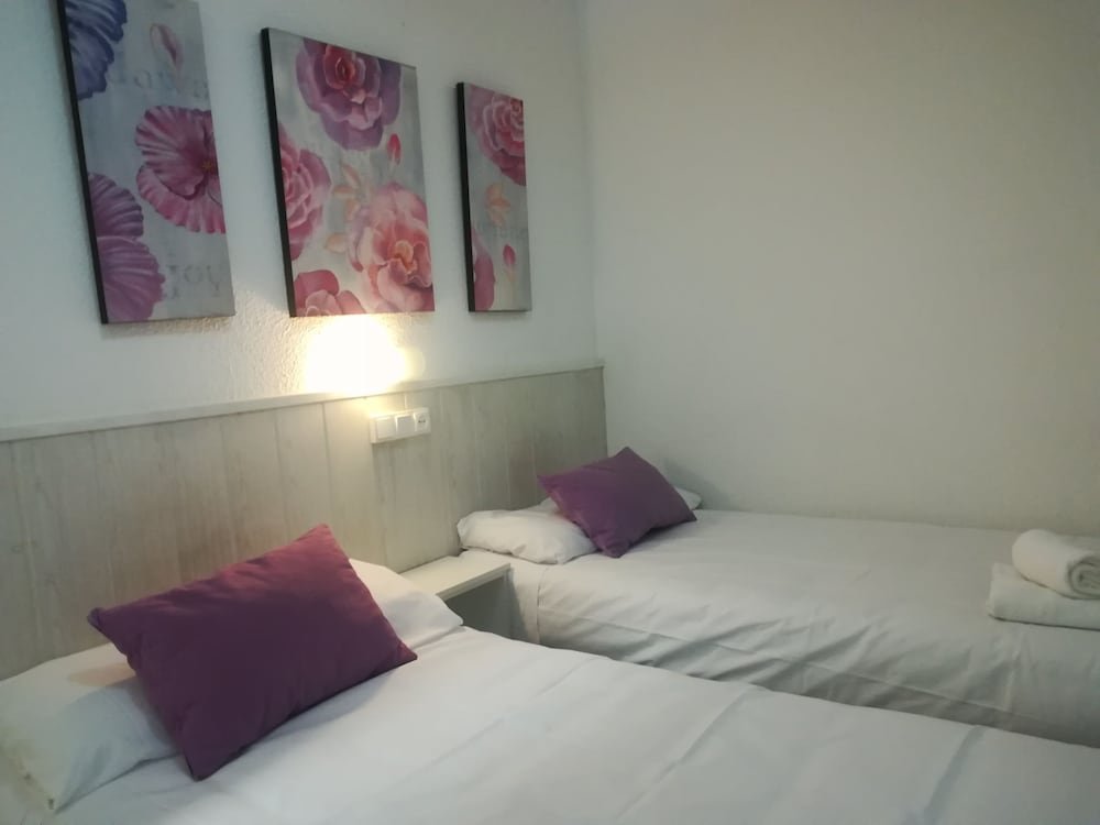 Фото Hostal Albero by gaiarooms