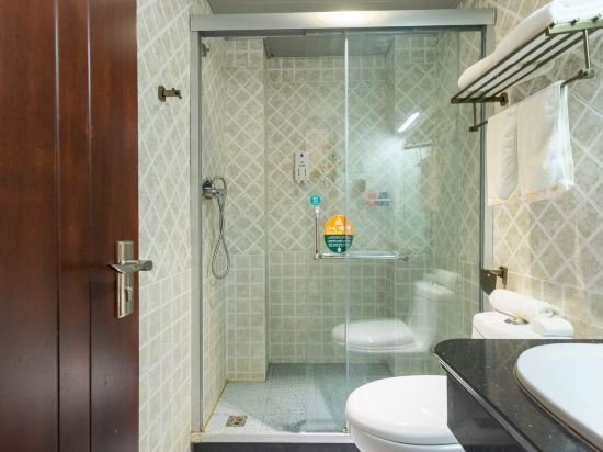 Фото GreenTree Alliance Shandong Qingdao Huangdao ZhanGYAnshan Road ZhonGYAng Hotel