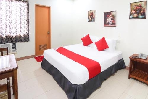 Фото Oyo 130 Jy Crown Palace - Hostel