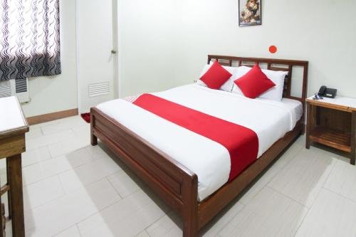Фото Oyo 130 Jy Crown Palace - Hostel