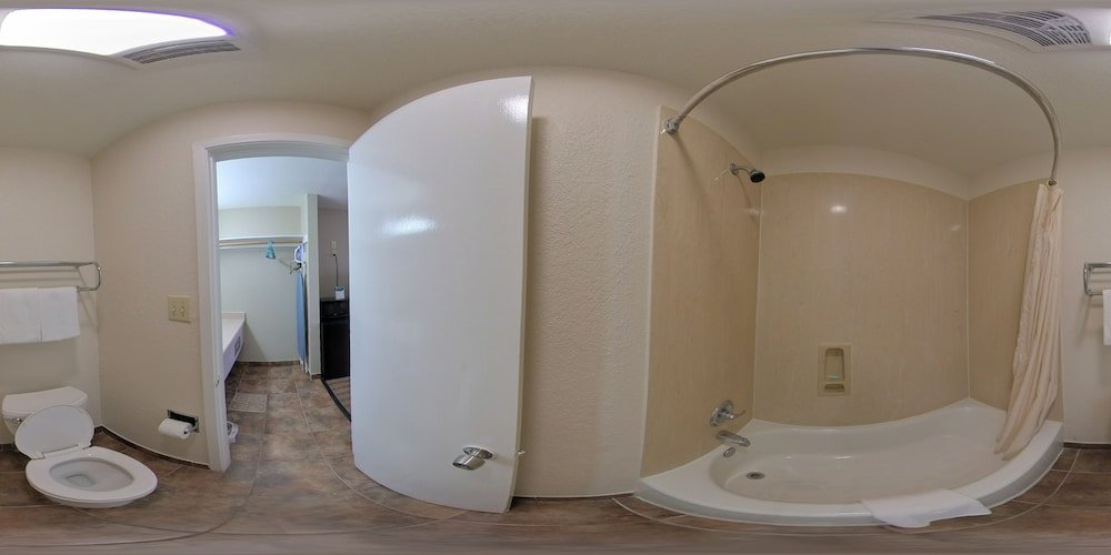 Фото Rodeway Inn Downtown